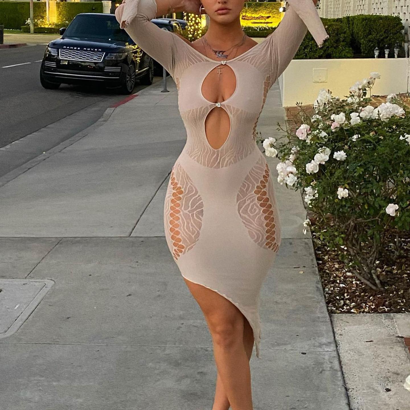 Kylie - Robe d'ete mi longue en nilon a motif en découpe