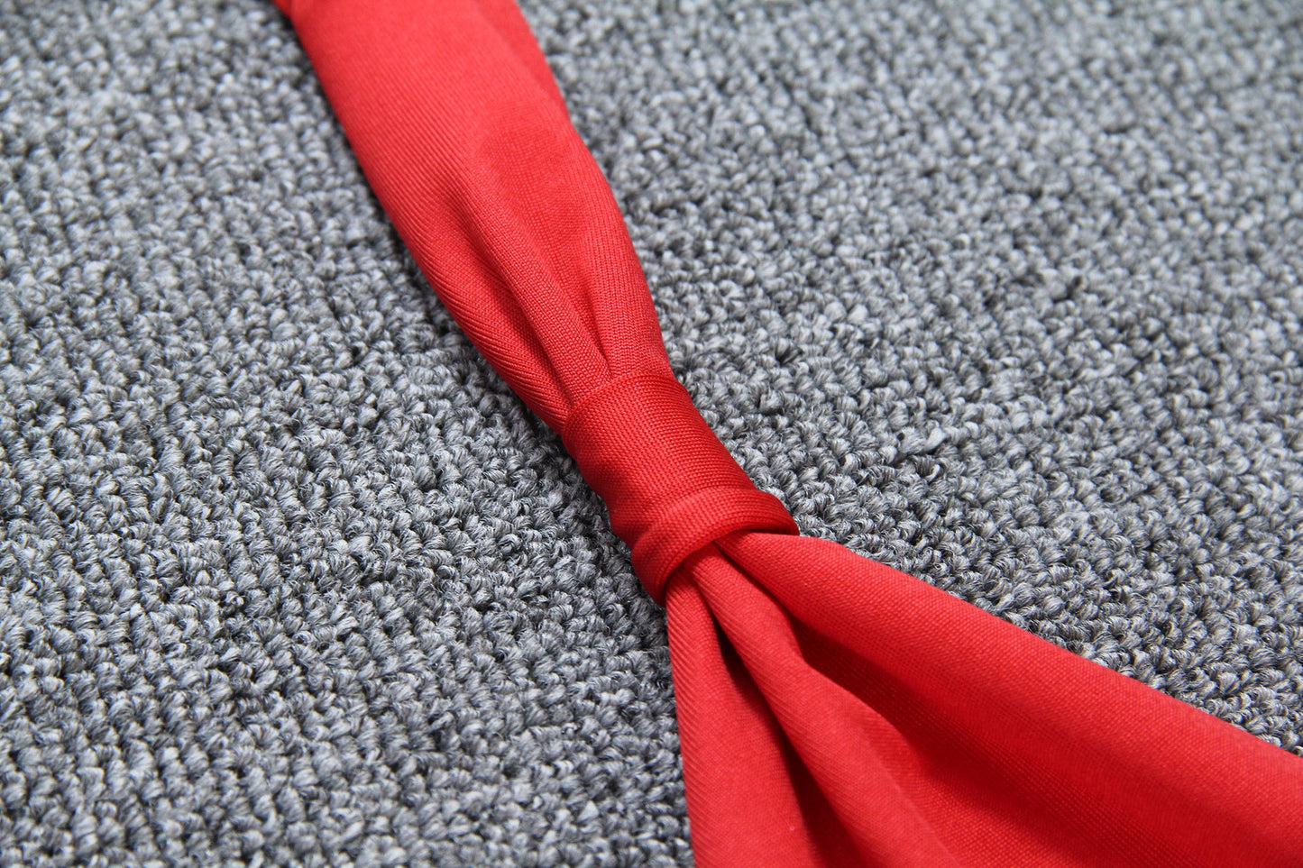 Kamilia - robe mini plissé à décolleté plongeant rouge