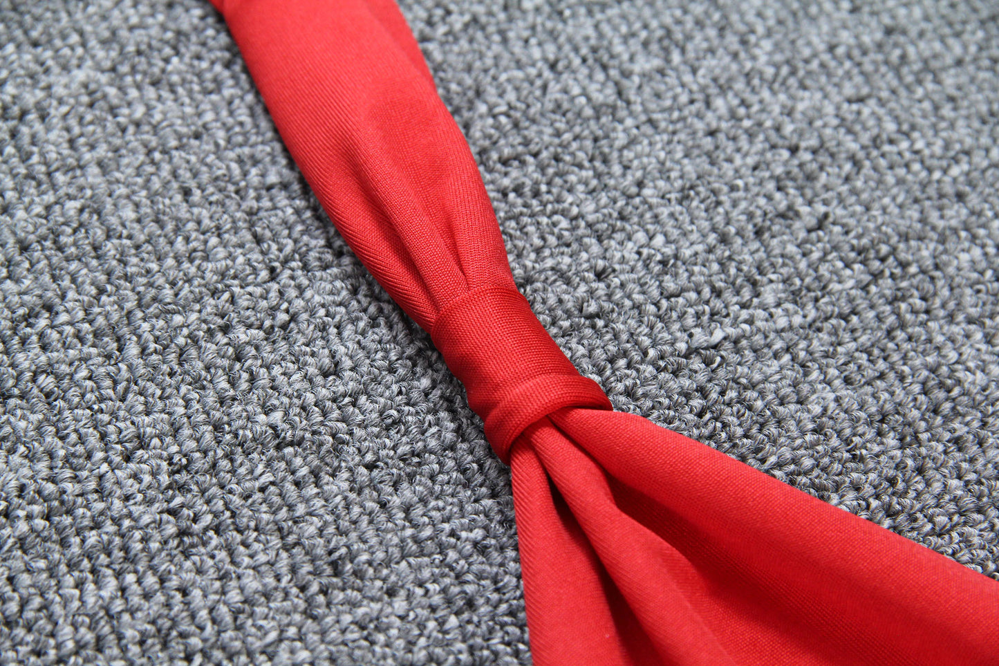 Kamilia - robe mini plissé à décolleté plongeant rouge