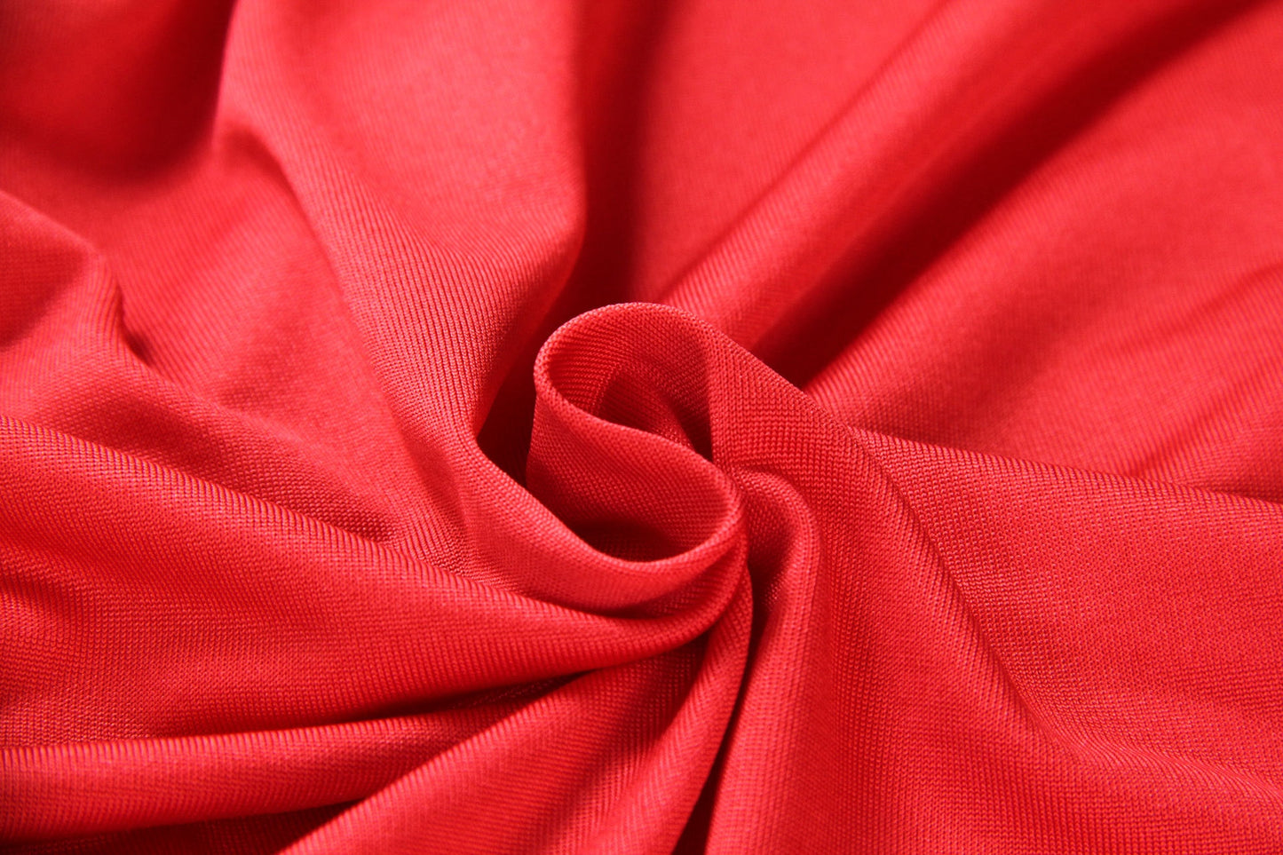 Kamilia - robe mini plissé à décolleté plongeant rouge